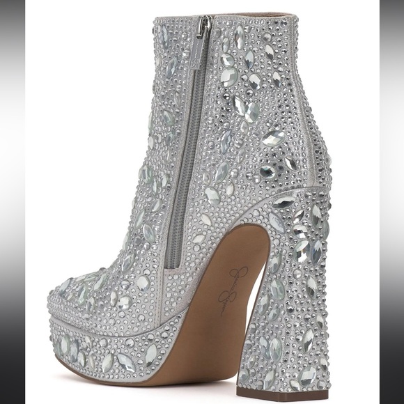New Jessica Simpson Womens Sz6/36.5
Dollyi Crystal Embellished Bootie
Silver‎ - Picture 4 of 10